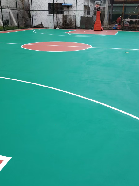 芒康 球场长期使用易出现地面开裂